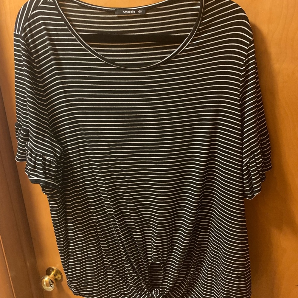 Tie front flutter sleeve tee